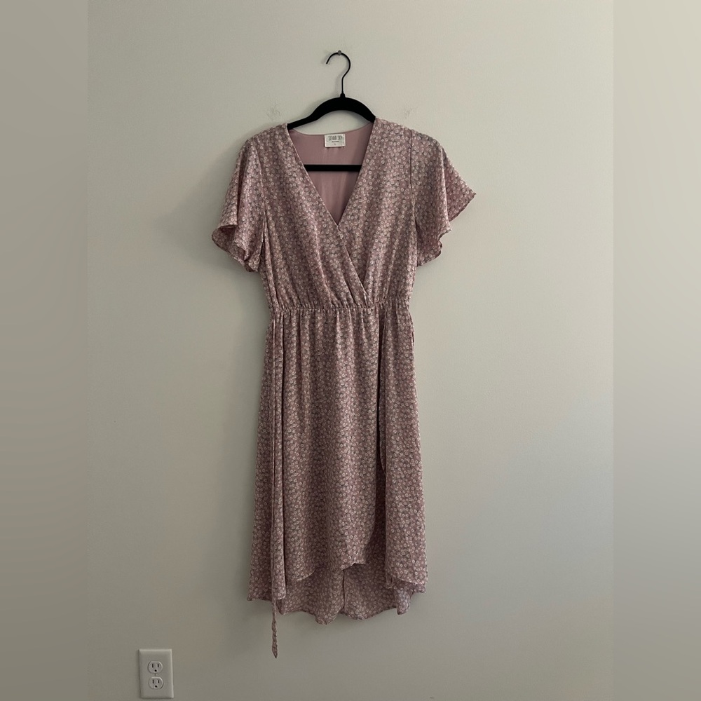 Sienna Sky Mauve Floral Wrap Midi Dress – Size Small